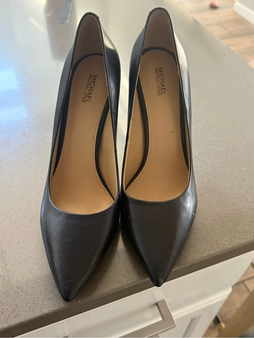 MICHAEL Michael Kors Black Leather Classic Stiletto Pumps